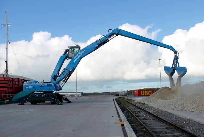 Stockyard equipment keeping bulk on track